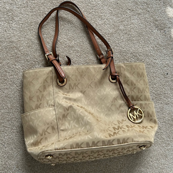 Michael Kors bag - Picture 1 of 8